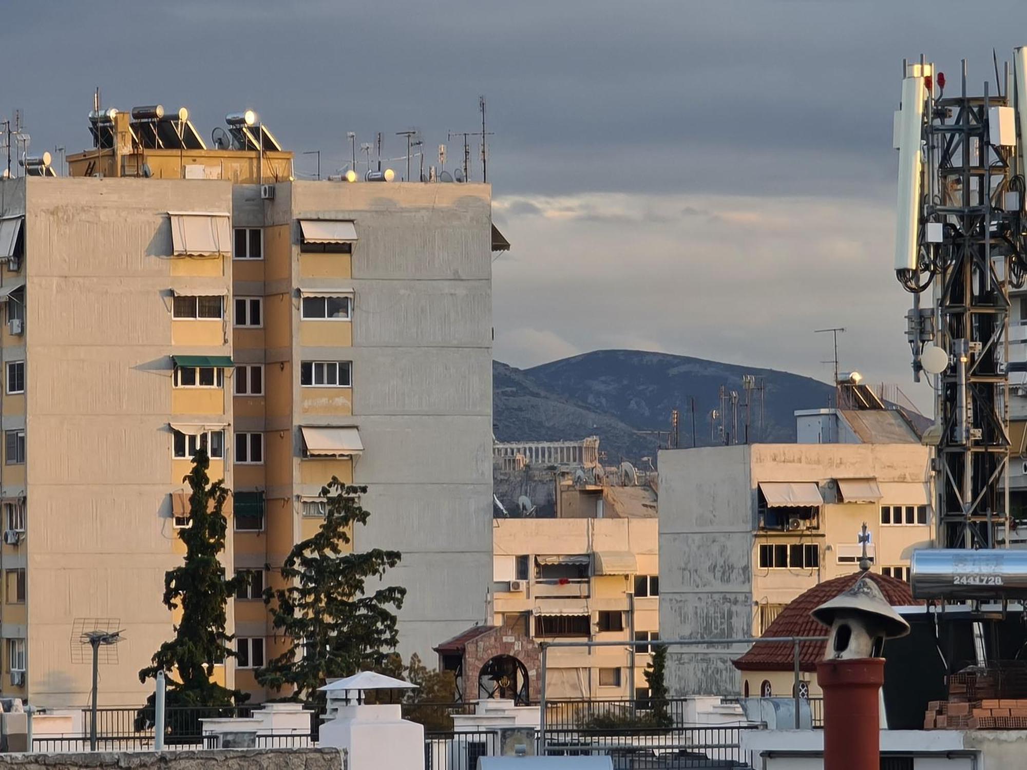 Sunny Home Private Jacuzzi Hydromassage Acropolis & Lycabettus Far View Parking 300M Metro Peristeri アテネ エクステリア 写真