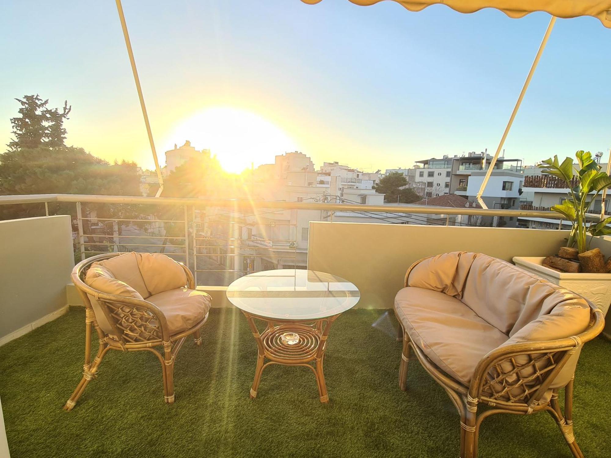 Sunny Home Private Jacuzzi Hydromassage Acropolis & Lycabettus Far View Parking 300M Metro Peristeri アテネ エクステリア 写真