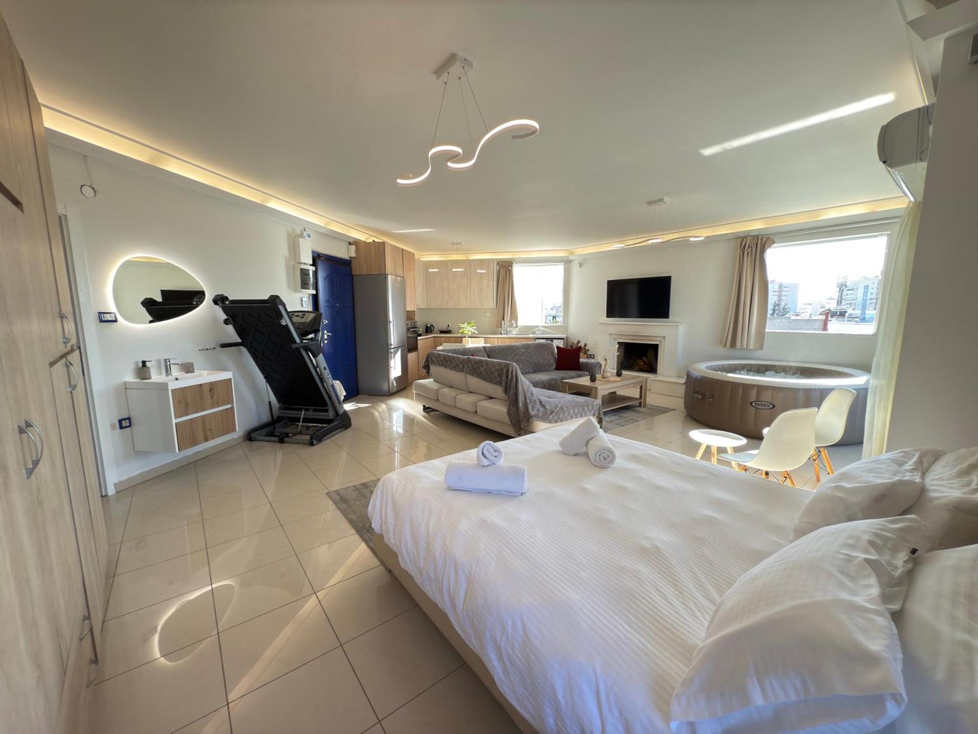Sunny Home Private Jacuzzi Hydromassage Acropolis & Lycabettus Far View Parking 300M Metro Peristeri アテネ エクステリア 写真