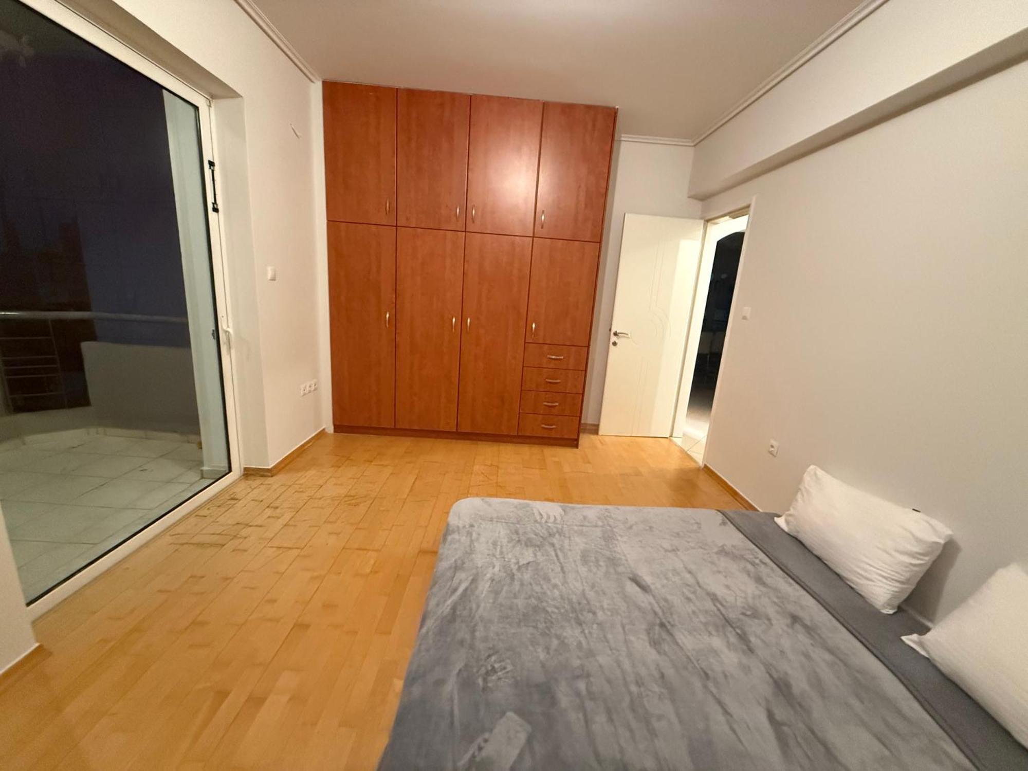 Sunny Home Private Jacuzzi Hydromassage Acropolis & Lycabettus Far View Parking 300M Metro Peristeri アテネ 部屋 写真