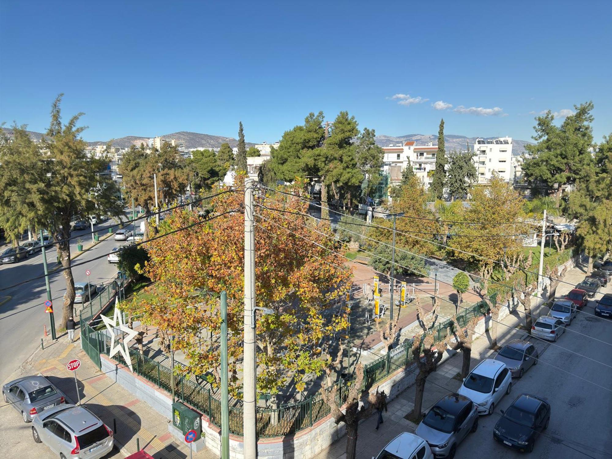 Sunny Home Private Jacuzzi Hydromassage Acropolis & Lycabettus Far View Parking 300M Metro Peristeri アテネ 部屋 写真
