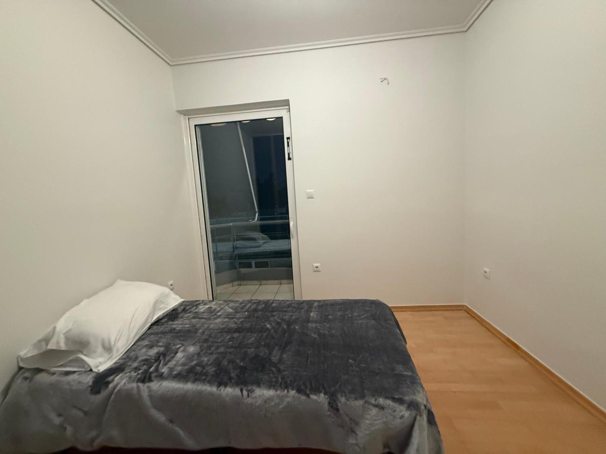 Sunny Home Private Jacuzzi Hydromassage Acropolis & Lycabettus Far View Parking 300M Metro Peristeri アテネ 部屋 写真