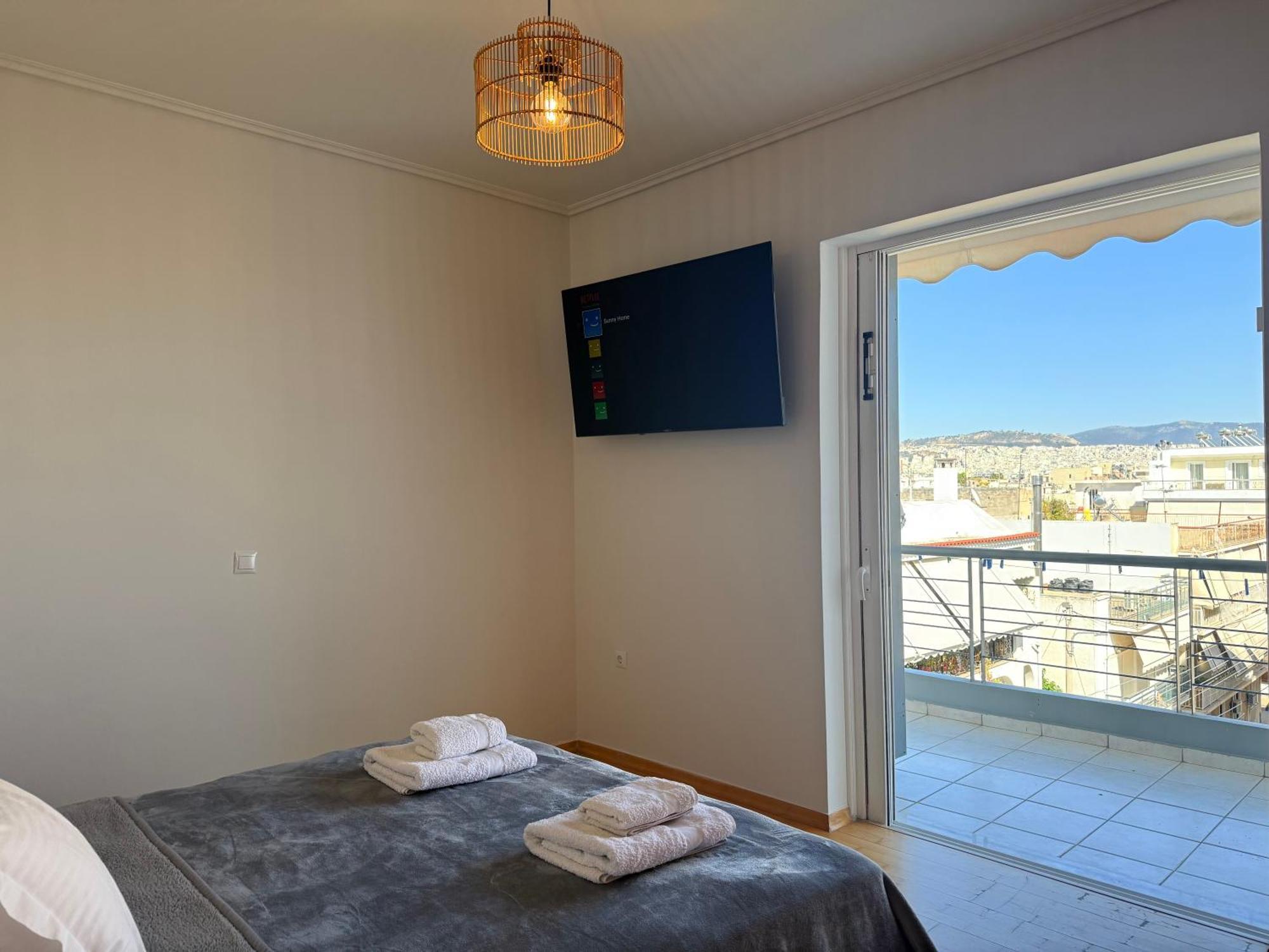 Sunny Home Private Jacuzzi Hydromassage Acropolis & Lycabettus Far View Parking 300M Metro Peristeri アテネ エクステリア 写真