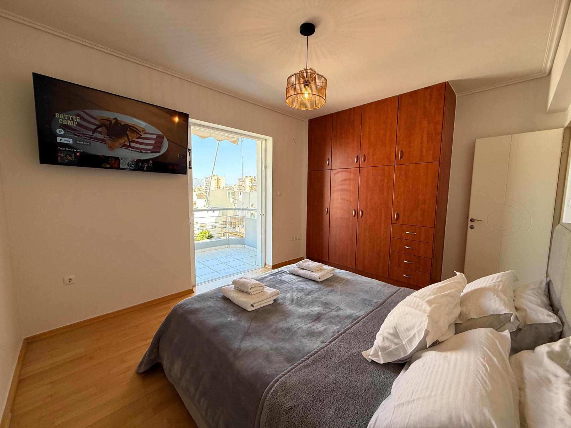 Sunny Home Private Jacuzzi Hydromassage Acropolis & Lycabettus Far View Parking 300M Metro Peristeri アテネ エクステリア 写真