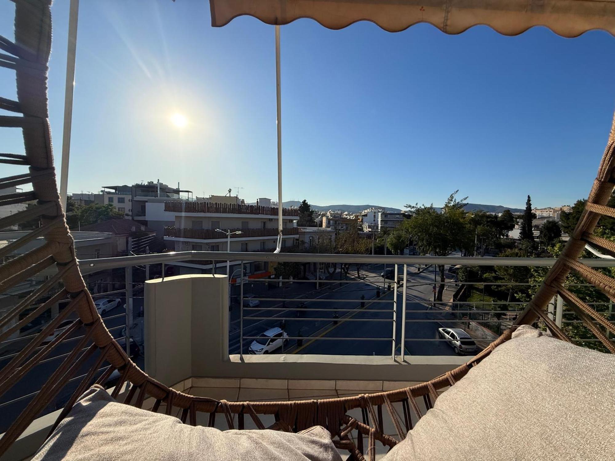 Sunny Home Private Jacuzzi Hydromassage Acropolis & Lycabettus Far View Parking 300M Metro Peristeri アテネ エクステリア 写真